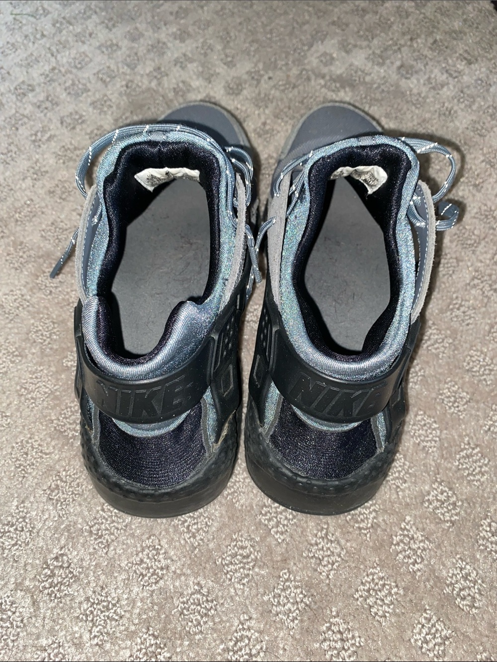 Nike Huarache Sneakers - Picture 3 of 7
